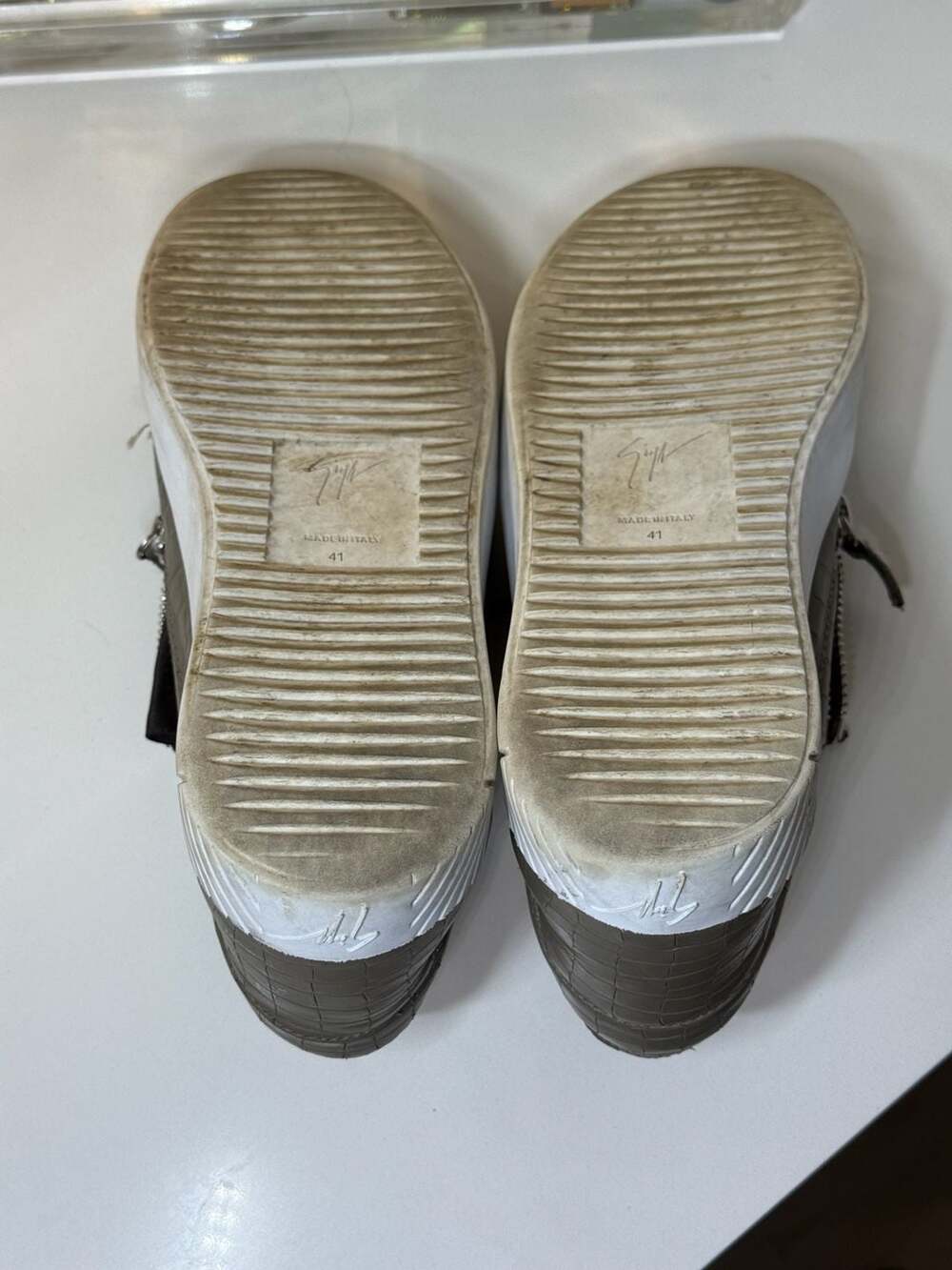 Giuseppe Zanotti Frankie Taupe Grey Croc-Embossed Double-Zip Low-Top Sneakers - Picture 5 of 9